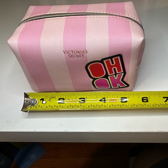 Cosmetic bag - Picture 2 of 5